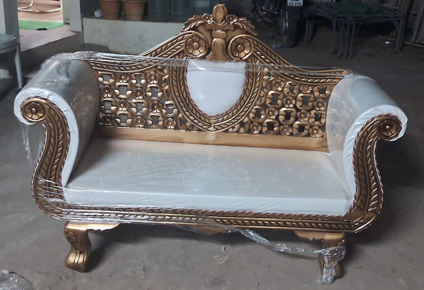 Maharaja Sofa - Tent Wala