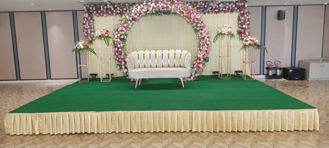 Premium maharaja sofa rental