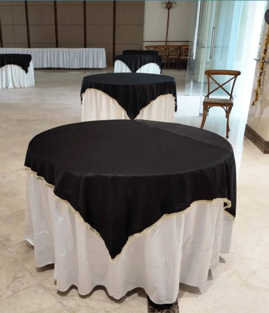 Round table with cloth - tentwala