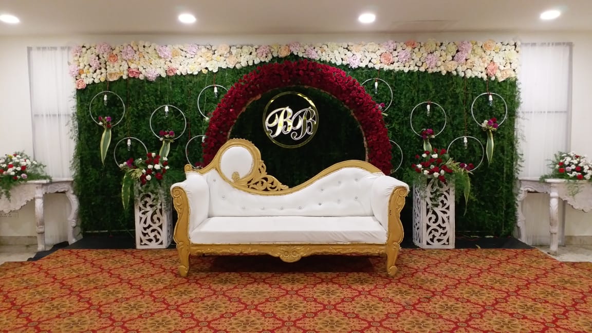 Maharaja Sofa for rent